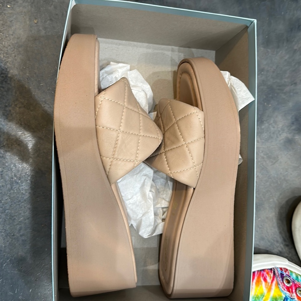 Seychelles high note nude leather sanders size 7.5